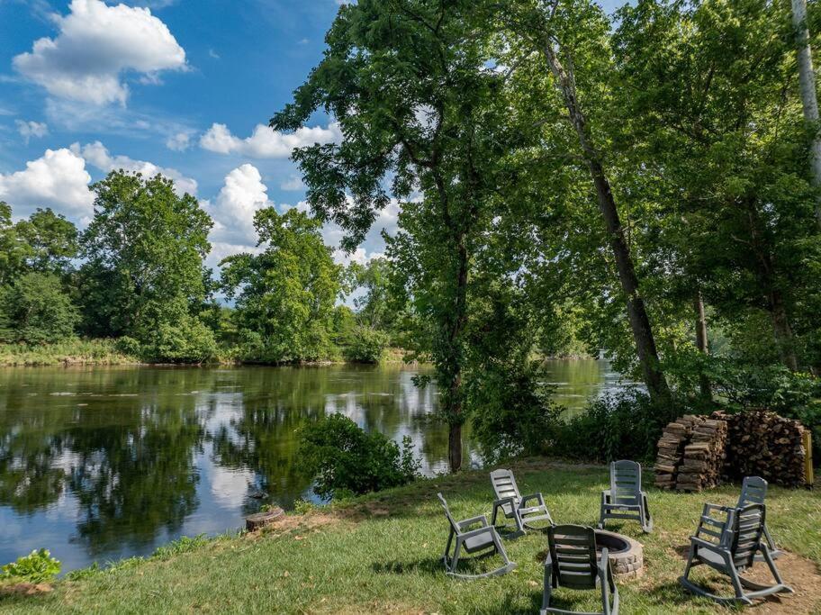 Riverside Oasis With Stunning Views, Cozy Firepit! Luray Exterior photo